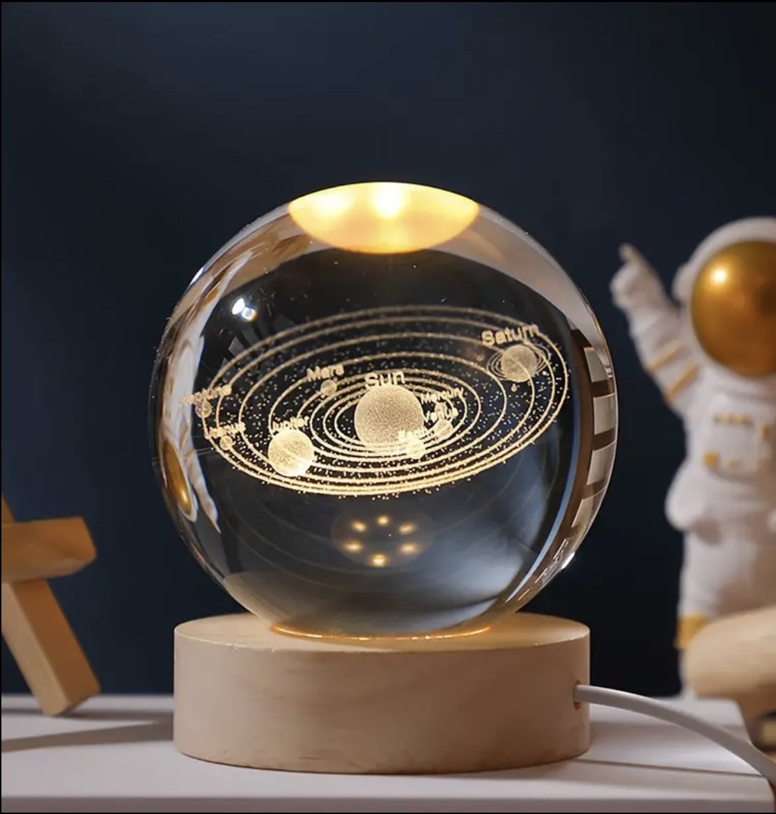 boule de cristal sature lune galaxie